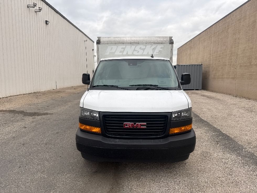 Light Duty Box Truck-Light and Medium Duty Trucks-GMC-2021-Savana G33503-Dallas-TX-107,535\n\t\tmiles-$ 28,000 - Image 2