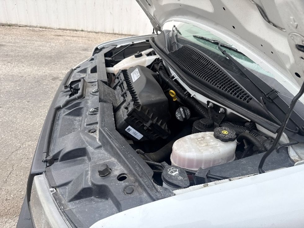 Light Duty Box Truck-Light and Medium Duty Trucks-GMC-2021-Savana G33503-Dallas-TX-107,535\n\t\tmiles-$ 28,000 - Image 24