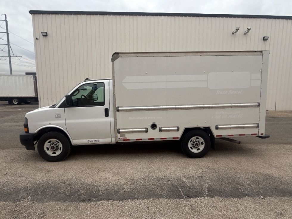 Light Duty Box Truck-Light and Medium Duty Trucks-GMC-2021-Savana G33503-Dallas-TX-107,535\n\t\tmiles-$ 28,000 - Image 4