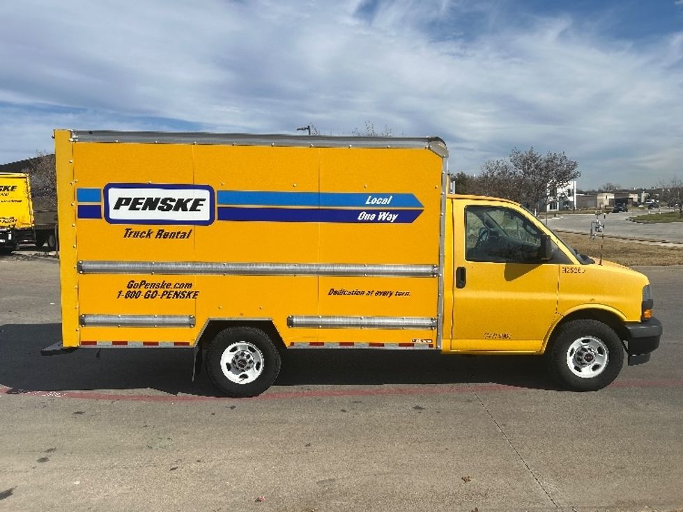 Light Duty Box Truck-Light and Medium Duty Trucks-GMC-2021-Savana G33503-Dallas-TX-127,233\n\t\tmiles-$ 23,250 - Image 14