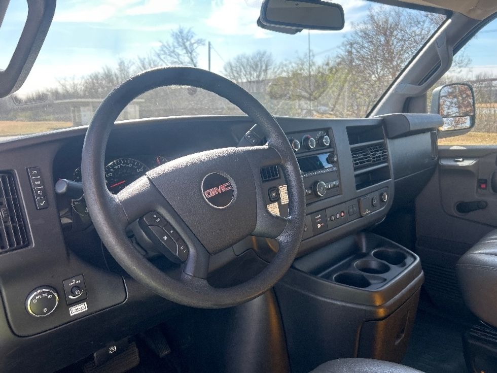 Light Duty Box Truck-Light and Medium Duty Trucks-GMC-2021-Savana G33503-Dallas-TX-127,233\n\t\tmiles-$ 23,250 - Image 16