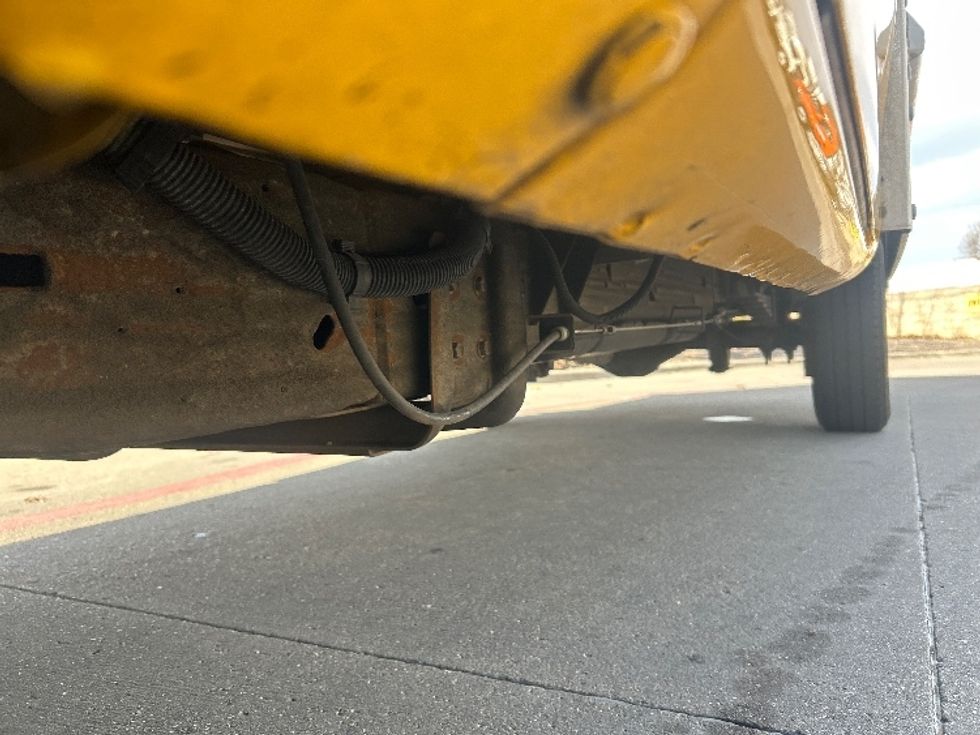 Light Duty Box Truck-Light and Medium Duty Trucks-GMC-2021-Savana G33503-Dallas-TX-127,233\n\t\tmiles-$ 23,250 - Image 5