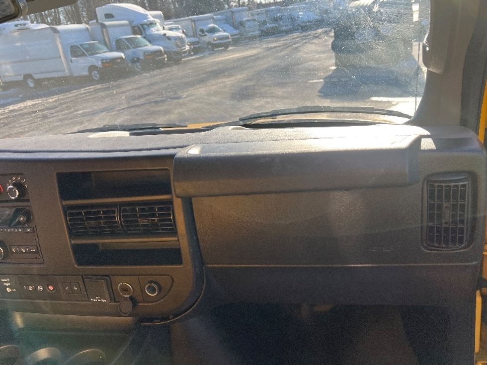 Light Duty Box Truck-Light and Medium Duty Trucks-GMC-2021-Savana G33503-Dayton-NJ-102,909\n\t\tmiles-$ 25,250 - Image 20