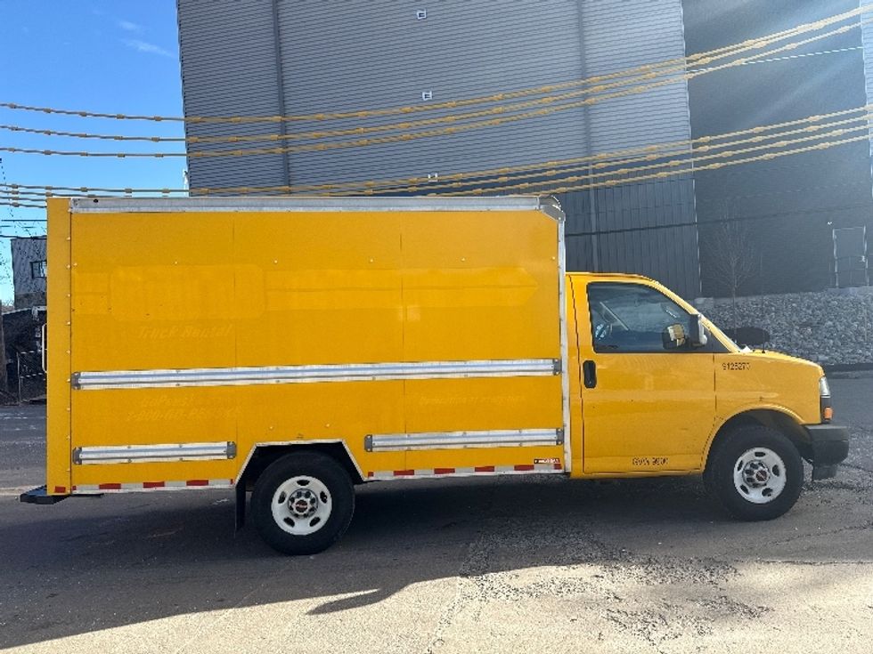 Light Duty Box Truck-Light and Medium Duty Trucks-GMC-2021-Savana G33503-Dayton-NJ-103,820\n\t\tmiles-$ 25,250 - Image 14