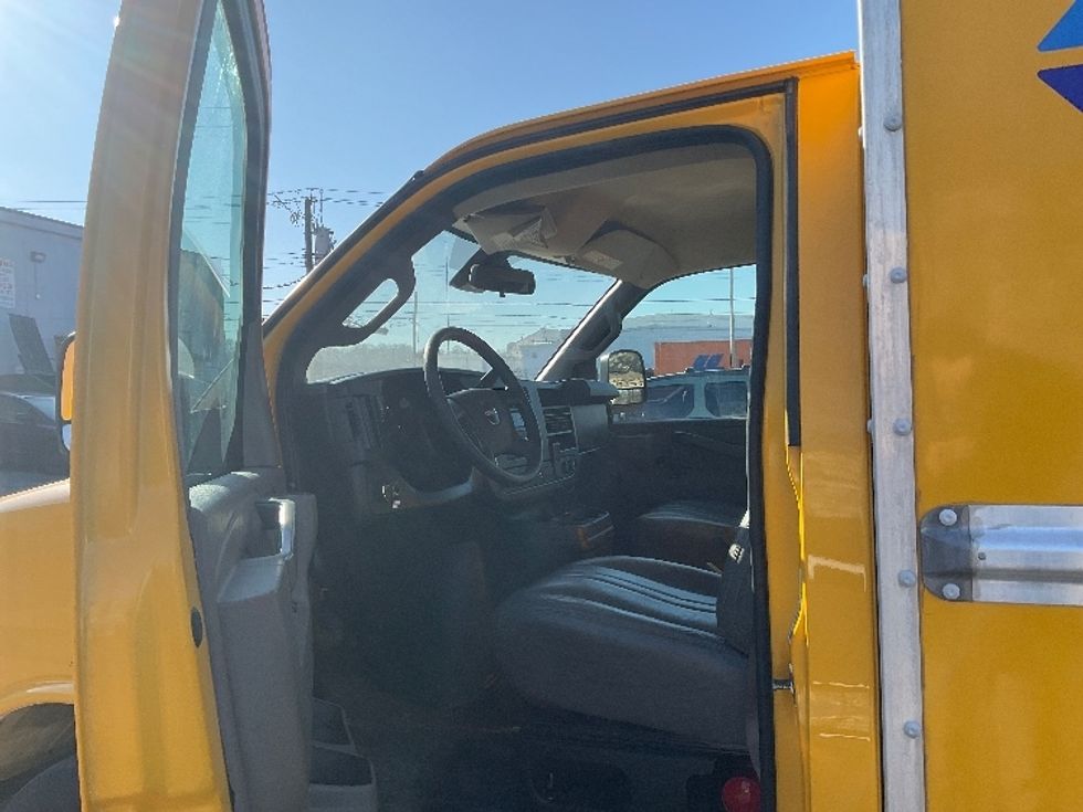 Light Duty Box Truck-Light and Medium Duty Trucks-GMC-2021-Savana G33503-Dayton-NJ-103,820\n\t\tmiles-$ 25,250 - Image 15