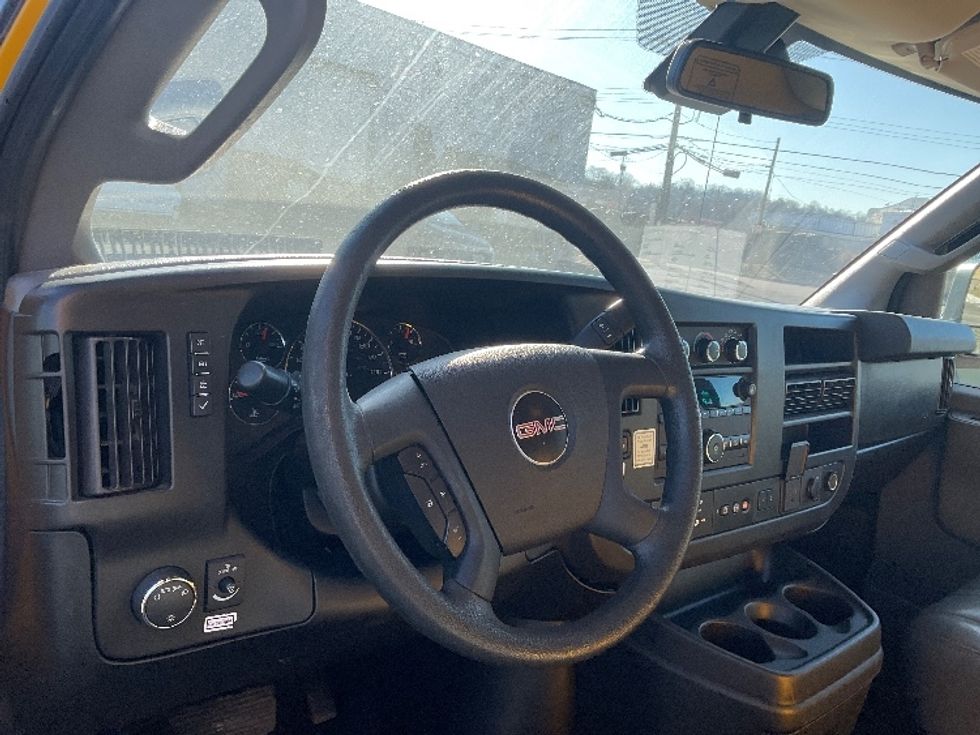 Light Duty Box Truck-Light and Medium Duty Trucks-GMC-2021-Savana G33503-Dayton-NJ-103,820\n\t\tmiles-$ 25,250 - Image 16