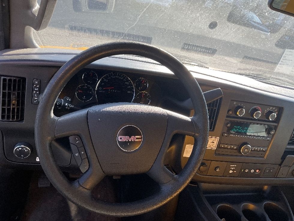 Light Duty Box Truck-Light and Medium Duty Trucks-GMC-2021-Savana G33503-Dayton-NJ-103,820\n\t\tmiles-$ 25,250 - Image 17