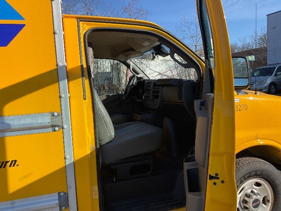 Light Duty Box Truck-Light and Medium Duty Trucks-GMC-2021-Savana G33503-Dayton-NJ-103,820\n\t\tmiles-$ 25,250 - Image 19