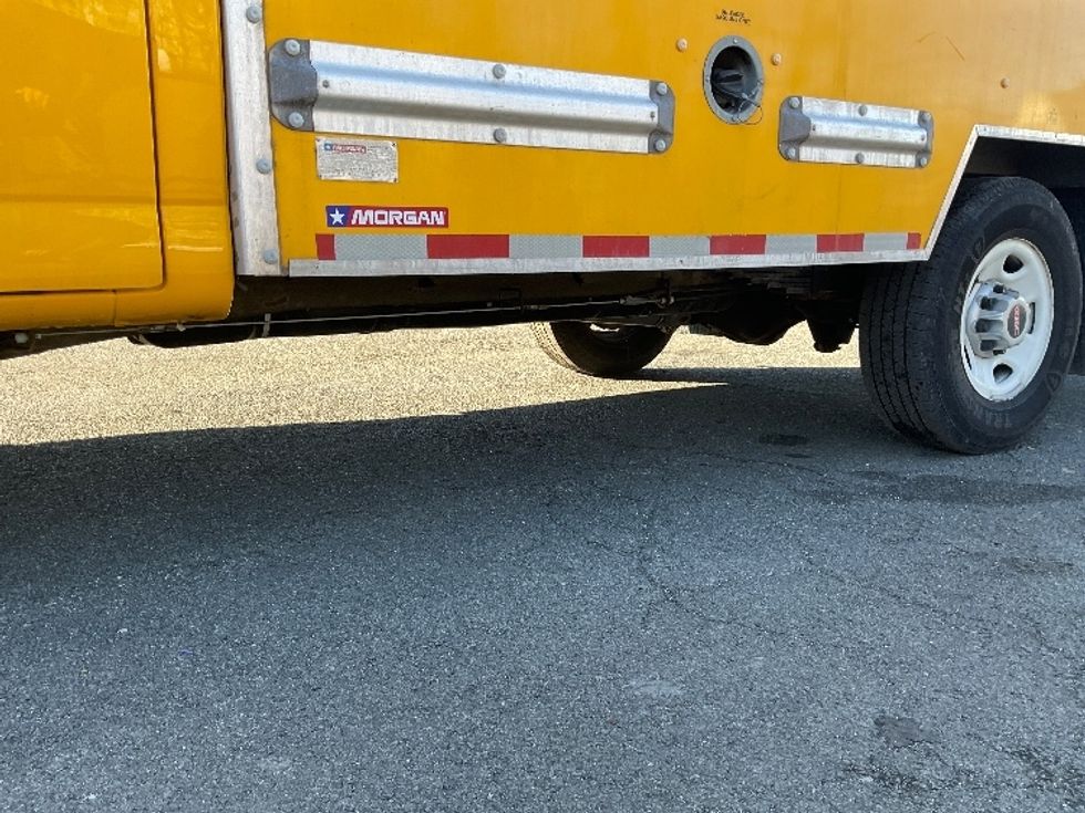 Light Duty Box Truck-Light and Medium Duty Trucks-GMC-2021-Savana G33503-Dayton-NJ-103,820\n\t\tmiles-$ 25,250 - Image 5