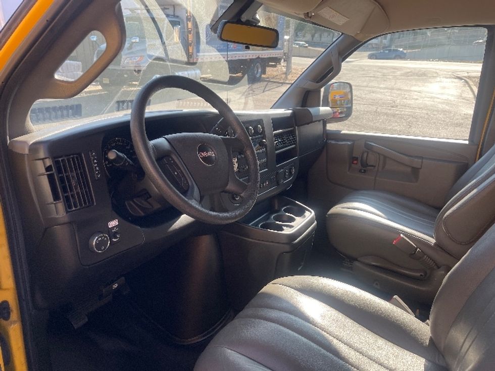 Light Duty Box Truck-Light and Medium Duty Trucks-GMC-2021-Savana G33503-Dayton-NJ-116,066\n\t\tmiles-$ 22,250 - Image 16