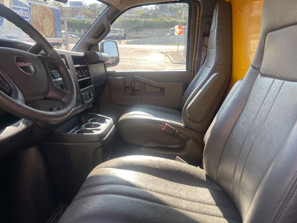 Light Duty Box Truck-Light and Medium Duty Trucks-GMC-2021-Savana G33503-Dayton-NJ-116,066\n\t\tmiles-$ 22,250 - Image 18