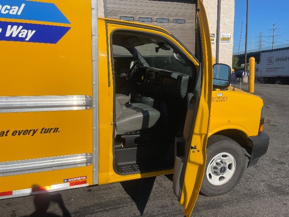 Light Duty Box Truck-Light and Medium Duty Trucks-GMC-2021-Savana G33503-Dayton-NJ-116,066\n\t\tmiles-$ 22,250 - Image 19