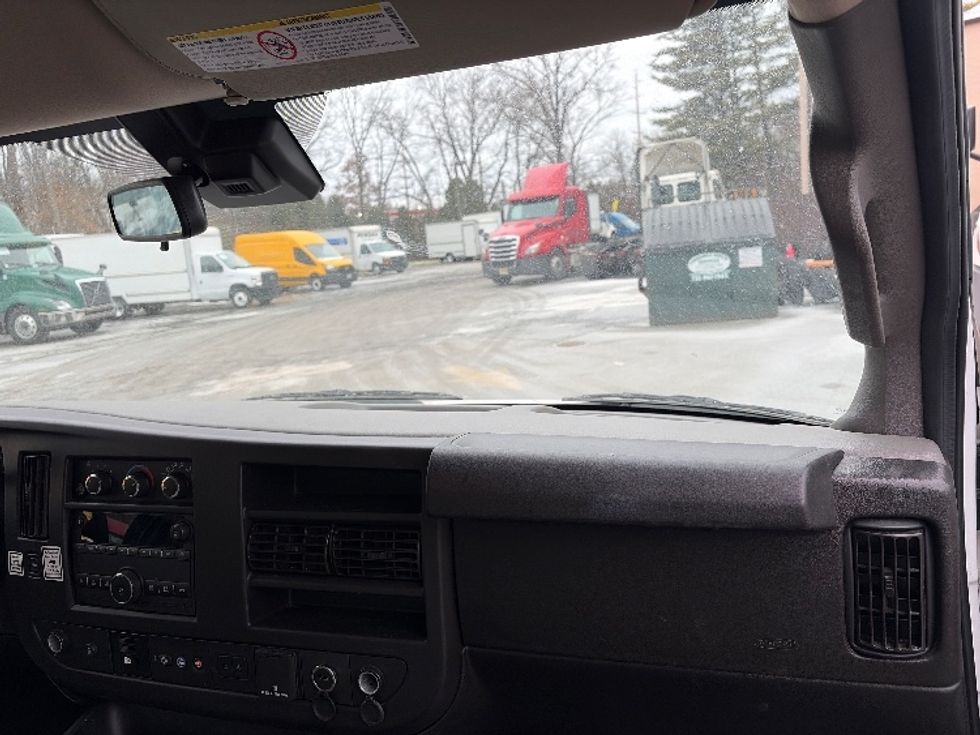 Light Duty Box Truck-Light and Medium Duty Trucks-GMC-2021-Savana G33503-Dayton-NJ-98,865\n\t\tmiles-$ 28,250 - Image 17
