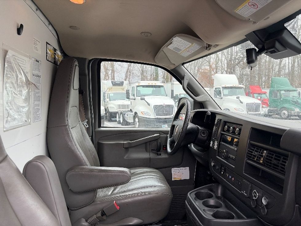 Light Duty Box Truck-Light and Medium Duty Trucks-GMC-2021-Savana G33503-Dayton-NJ-98,865\n\t\tmiles-$ 28,250 - Image 18