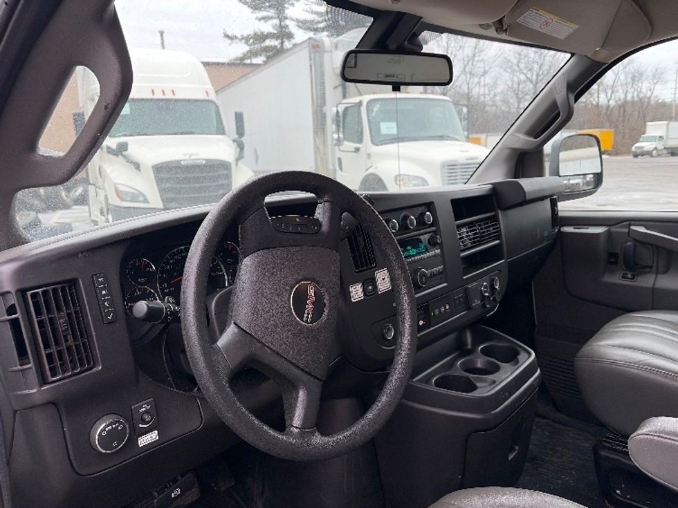 Light Duty Box Truck-Light and Medium Duty Trucks-GMC-2021-Savana G33503-Dayton-NJ-98,865\n\t\tmiles-$ 28,250 - Image 20