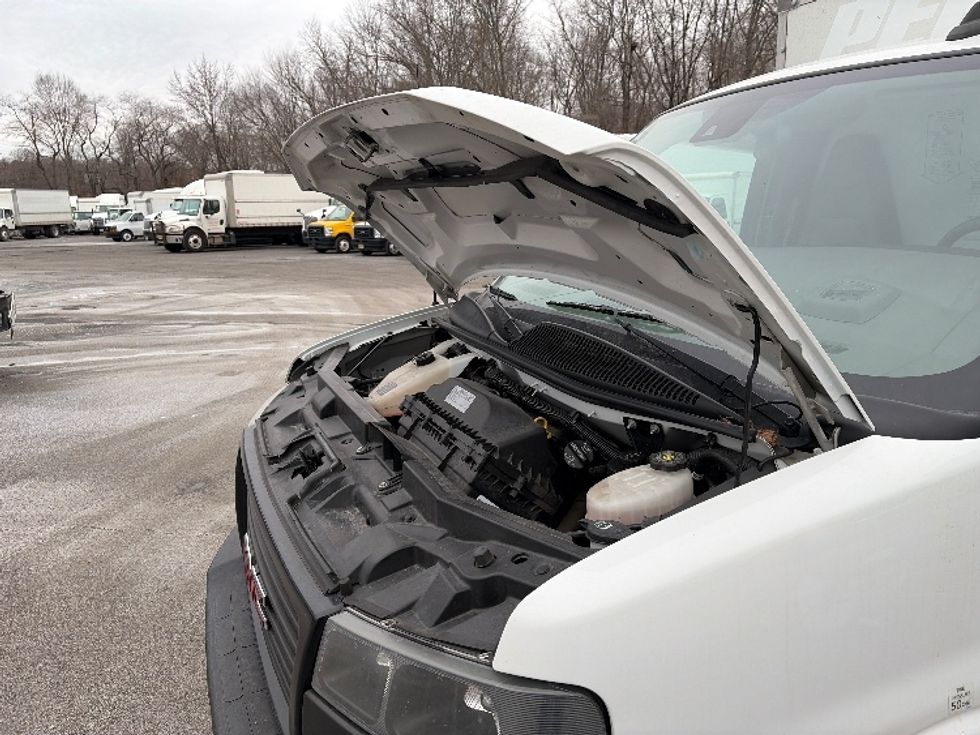 Light Duty Box Truck-Light and Medium Duty Trucks-GMC-2021-Savana G33503-Dayton-NJ-98,865\n\t\tmiles-$ 28,250 - Image 23