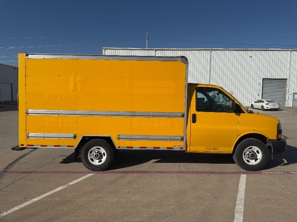 Light Duty Box Truck-Light and Medium Duty Trucks-GMC-2021-Savana G33503-Denton-TX-113,871\n\t\tmiles-$ 24,750 - Image 15