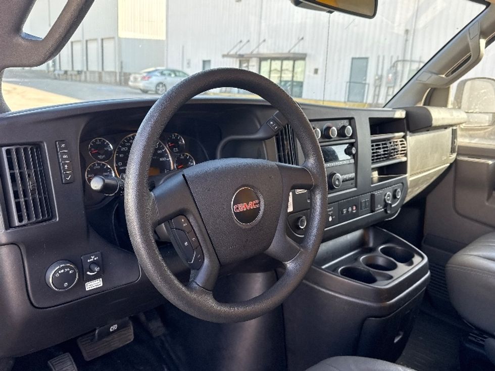 Light Duty Box Truck-Light and Medium Duty Trucks-GMC-2021-Savana G33503-Denton-TX-113,871\n\t\tmiles-$ 24,750 - Image 17