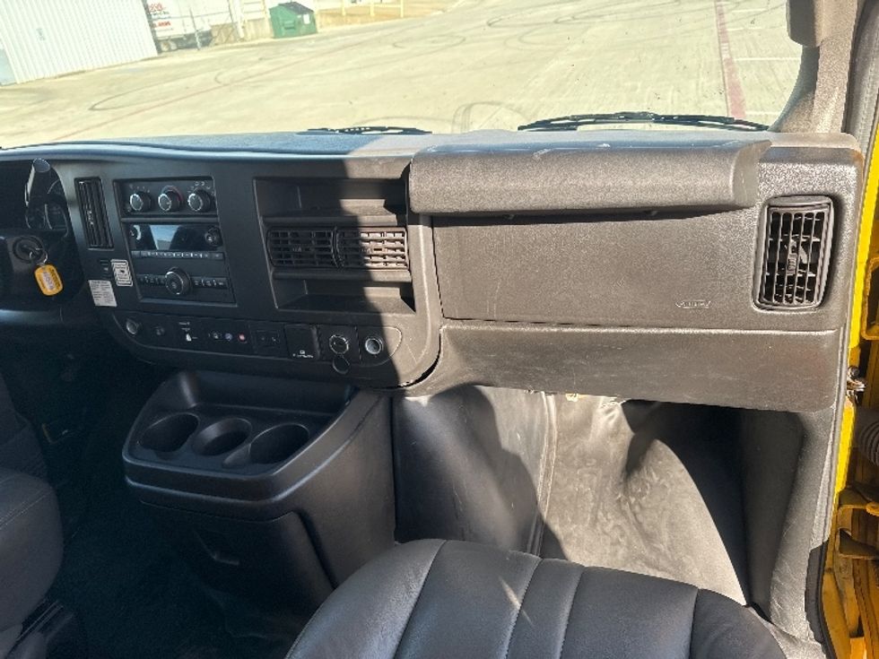 Light Duty Box Truck-Light and Medium Duty Trucks-GMC-2021-Savana G33503-Denton-TX-113,871\n\t\tmiles-$ 24,750 - Image 21