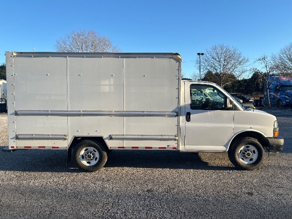 Light Duty Box Truck-Light and Medium Duty Trucks-GMC-2021-Savana G33503-Duluth-GA-92,678\n\t\tmiles-$ 31,000 - Image 14