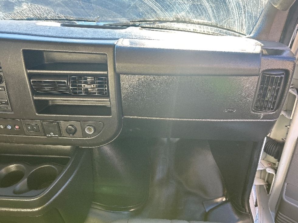 Light Duty Box Truck-Light and Medium Duty Trucks-GMC-2021-Savana G33503-Duluth-GA-92,678\n\t\tmiles-$ 31,000 - Image 20