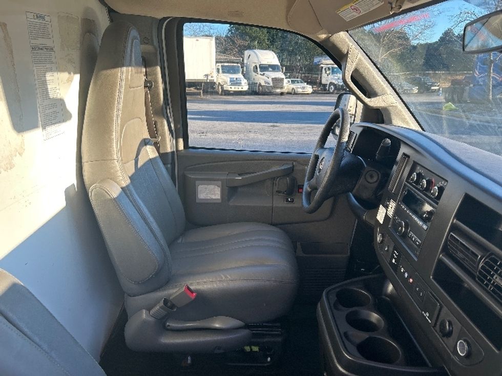 Light Duty Box Truck-Light and Medium Duty Trucks-GMC-2021-Savana G33503-Duluth-GA-92,678\n\t\tmiles-$ 31,000 - Image 21