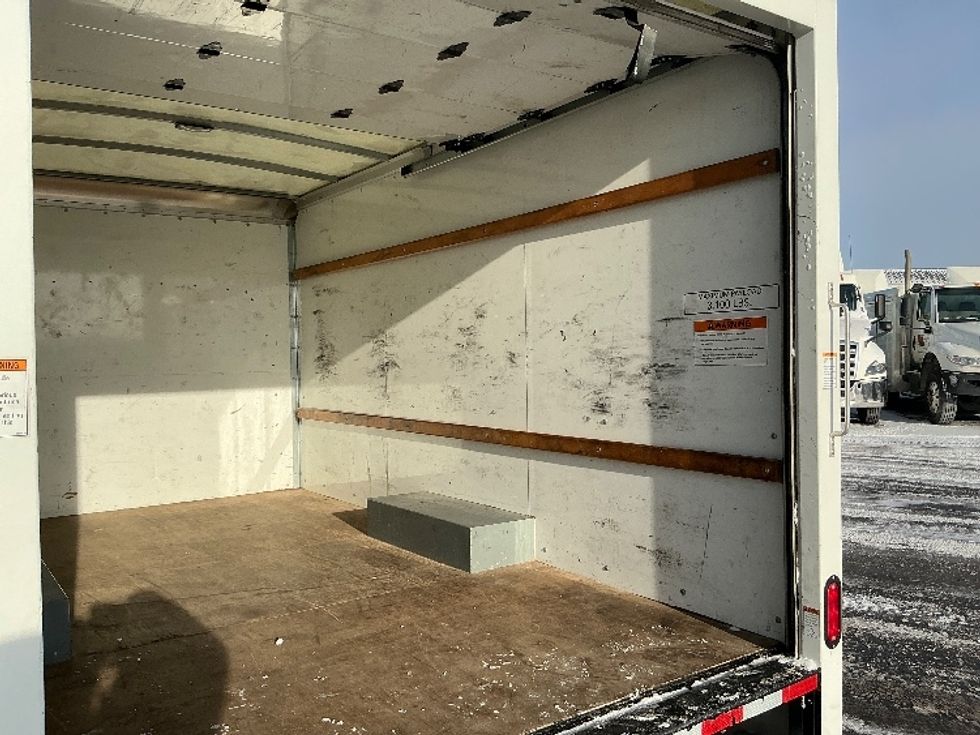 Light Duty Box Truck-Light and Medium Duty Trucks-GMC-2021-Savana G33503-East Chicago-IN-105,554\n\t\tmiles-$ 28,750 - Image 11