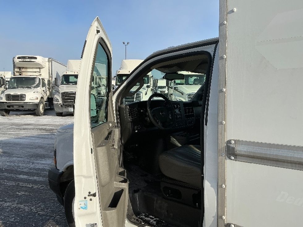 Light Duty Box Truck-Light and Medium Duty Trucks-GMC-2021-Savana G33503-East Chicago-IN-105,554\n\t\tmiles-$ 28,750 - Image 15