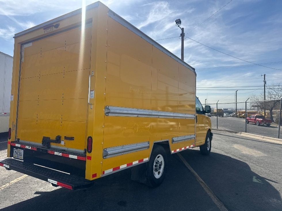 Light Duty Box Truck-Light and Medium Duty Trucks-GMC-2021-Savana G33503-El Paso-TX-105,502\n\t\tmiles-$ 27,250 - Image 11