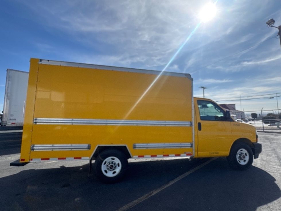 Light Duty Box Truck-Light and Medium Duty Trucks-GMC-2021-Savana G33503-El Paso-TX-105,502\n\t\tmiles-$ 27,250 - Image 12