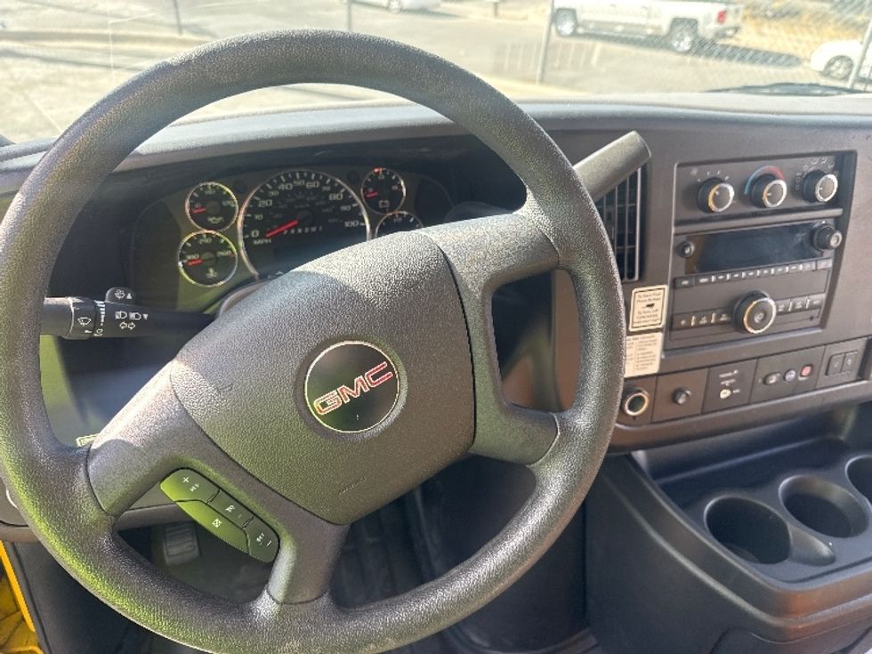 Light Duty Box Truck-Light and Medium Duty Trucks-GMC-2021-Savana G33503-El Paso-TX-105,502\n\t\tmiles-$ 27,250 - Image 14