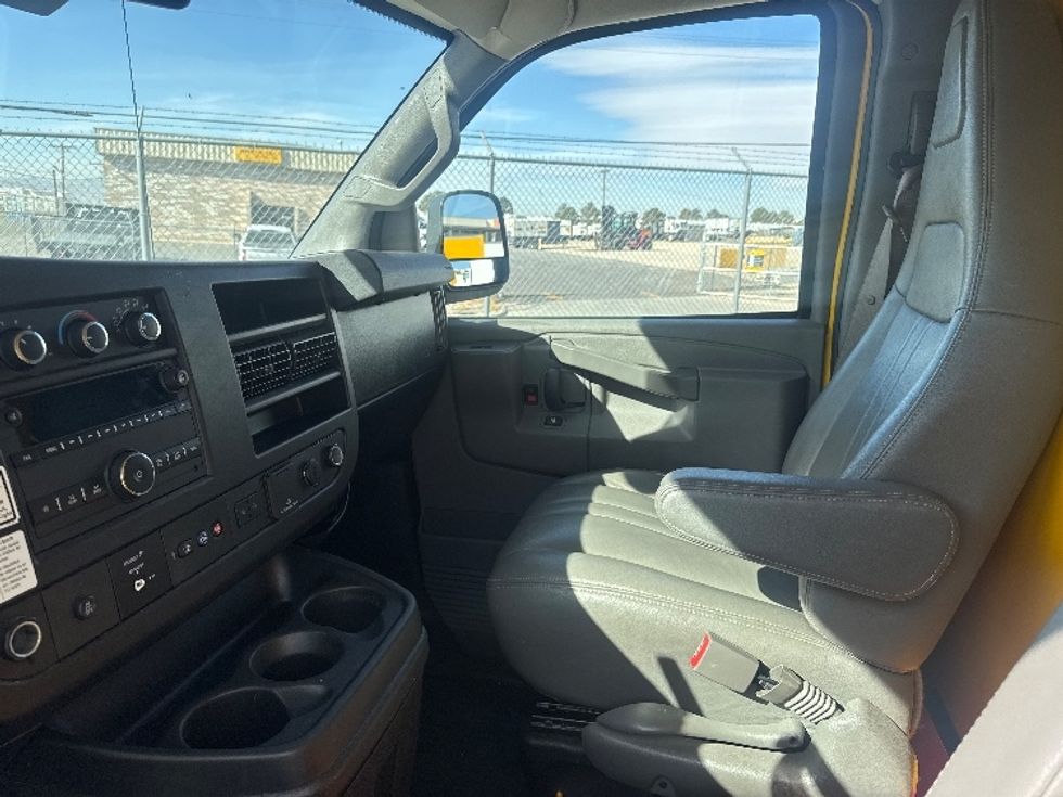 Light Duty Box Truck-Light and Medium Duty Trucks-GMC-2021-Savana G33503-El Paso-TX-105,502\n\t\tmiles-$ 27,250 - Image 16