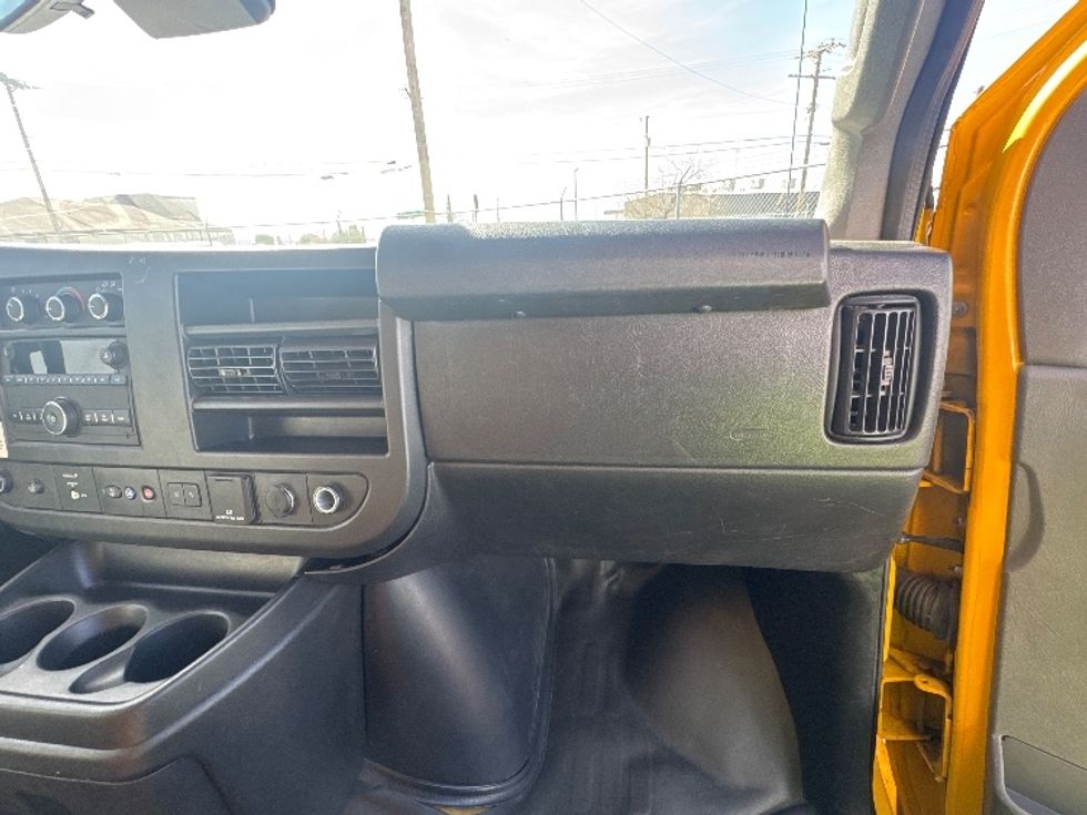 Light Duty Box Truck-Light and Medium Duty Trucks-GMC-2021-Savana G33503-El Paso-TX-105,502\n\t\tmiles-$ 27,250 - Image 18