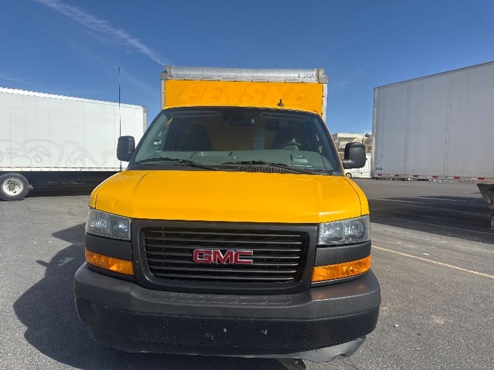 Light Duty Box Truck-Light and Medium Duty Trucks-GMC-2021-Savana G33503-El Paso-TX-105,502\n\t\tmiles-$ 27,250 - Image 2