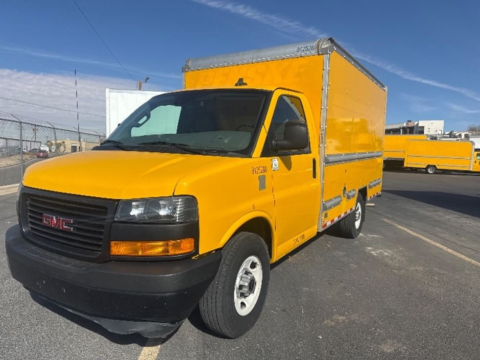 Light Duty Box Truck-Light and Medium Duty Trucks-GMC-2021-Savana G33503-El Paso-TX-105,502\n\t\tmiles-$ 27,250 - Image 3
