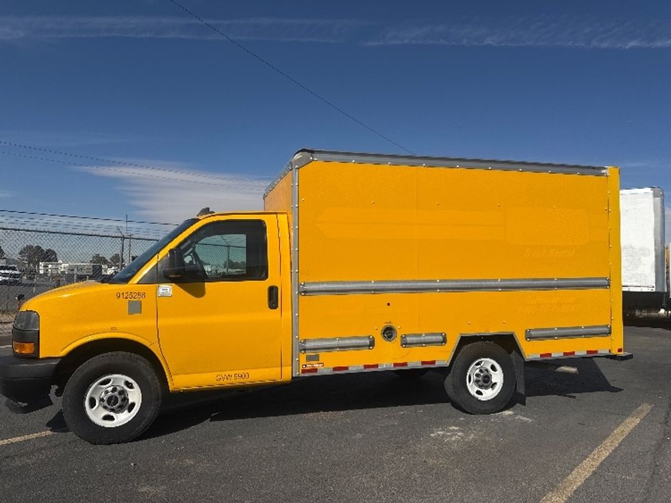 Light Duty Box Truck-Light and Medium Duty Trucks-GMC-2021-Savana G33503-El Paso-TX-105,502\n\t\tmiles-$ 27,250 - Image 4