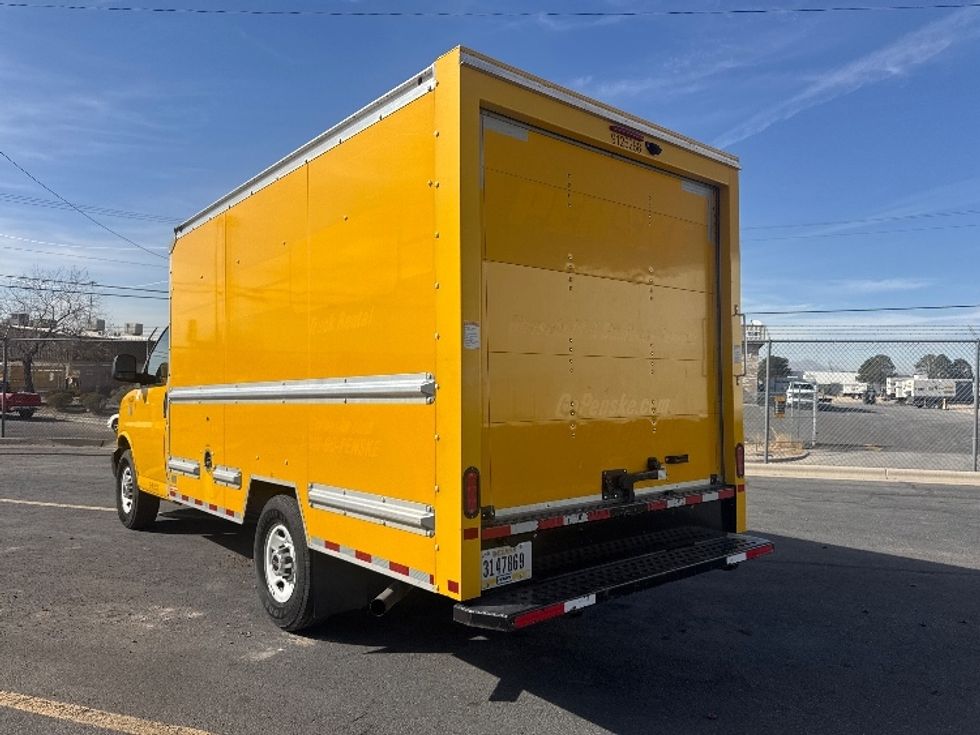 Light Duty Box Truck-Light and Medium Duty Trucks-GMC-2021-Savana G33503-El Paso-TX-105,502\n\t\tmiles-$ 27,250 - Image 5