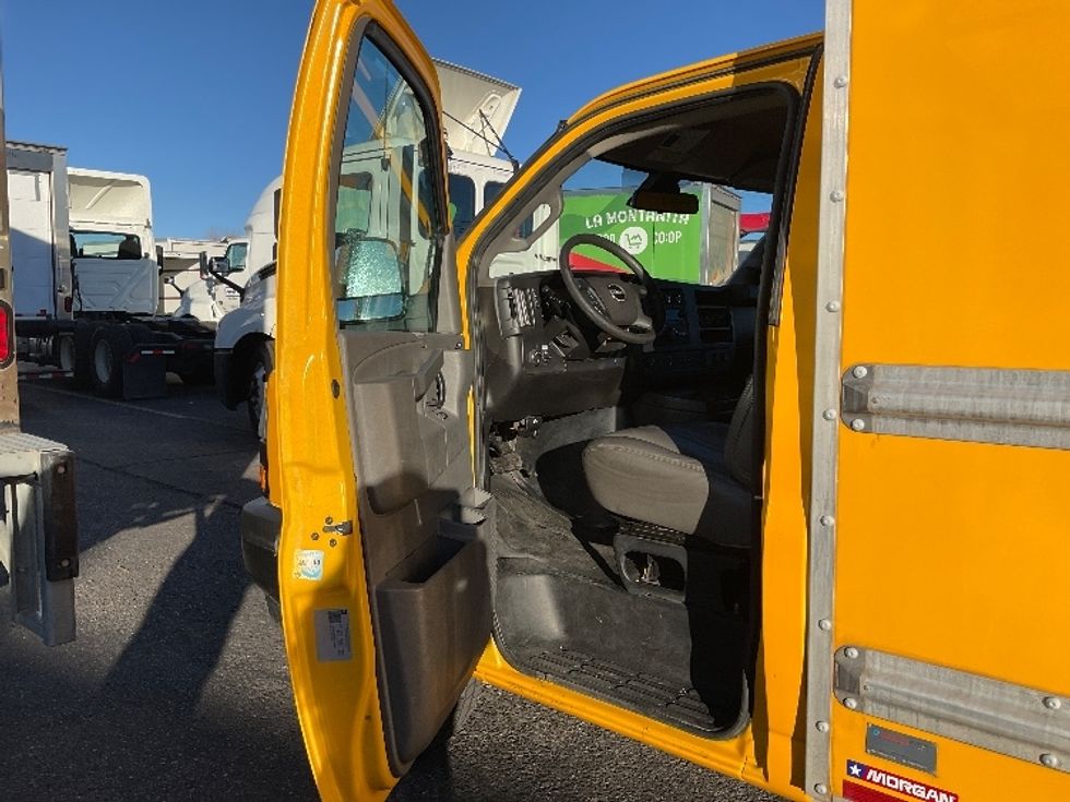 Light Duty Box Truck-Light and Medium Duty Trucks-GMC-2021-Savana G33503-El Paso-TX-105,551\n\t\tmiles-$ 27,250 - Image 14