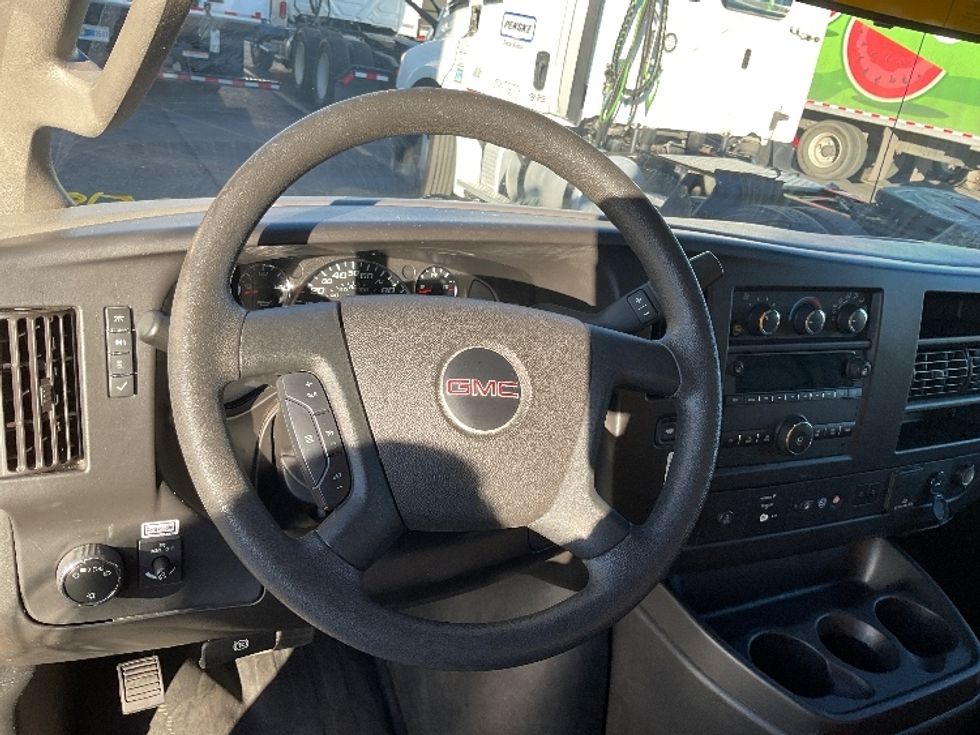 Light Duty Box Truck-Light and Medium Duty Trucks-GMC-2021-Savana G33503-El Paso-TX-105,551\n\t\tmiles-$ 27,250 - Image 15