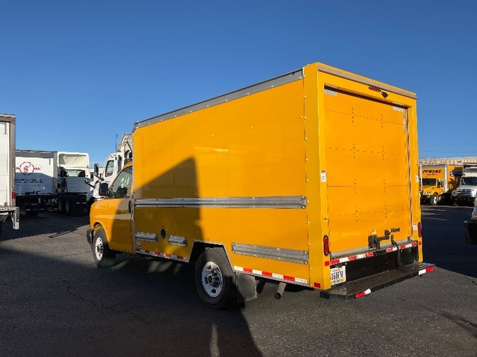 Light Duty Box Truck-Light and Medium Duty Trucks-GMC-2021-Savana G33503-El Paso-TX-105,551\n\t\tmiles-$ 27,250 - Image 5