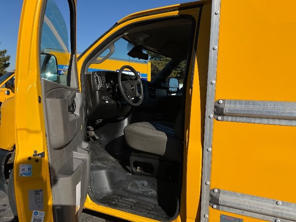 Light Duty Box Truck-Light and Medium Duty Trucks-GMC-2021-Savana G33503-El Paso-TX-109,543\n\t\tmiles-$ 26,750 - Image 13