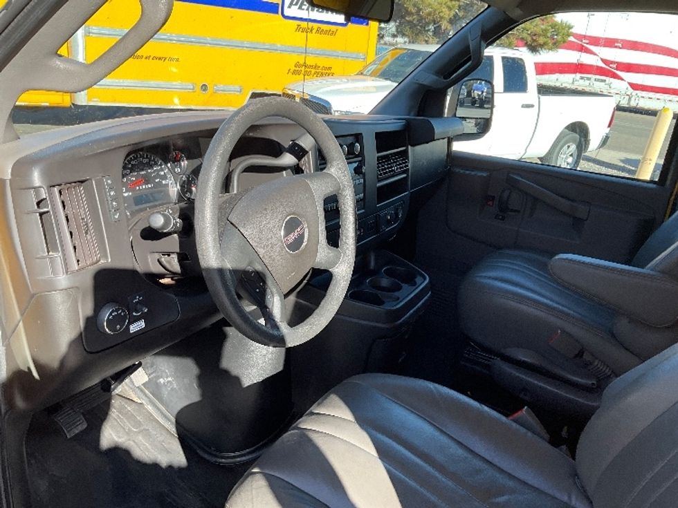 Light Duty Box Truck-Light and Medium Duty Trucks-GMC-2021-Savana G33503-El Paso-TX-109,543\n\t\tmiles-$ 26,750 - Image 14