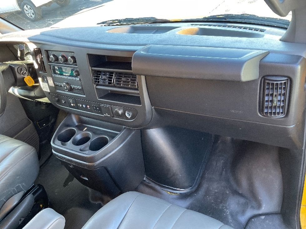 Light Duty Box Truck-Light and Medium Duty Trucks-GMC-2021-Savana G33503-El Paso-TX-109,543\n\t\tmiles-$ 26,750 - Image 18