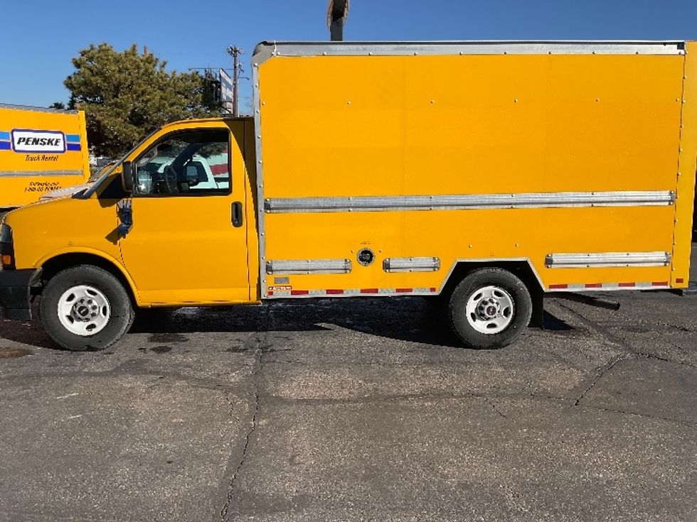 Light Duty Box Truck-Light and Medium Duty Trucks-GMC-2021-Savana G33503-El Paso-TX-109,543\n\t\tmiles-$ 26,750 - Image 4