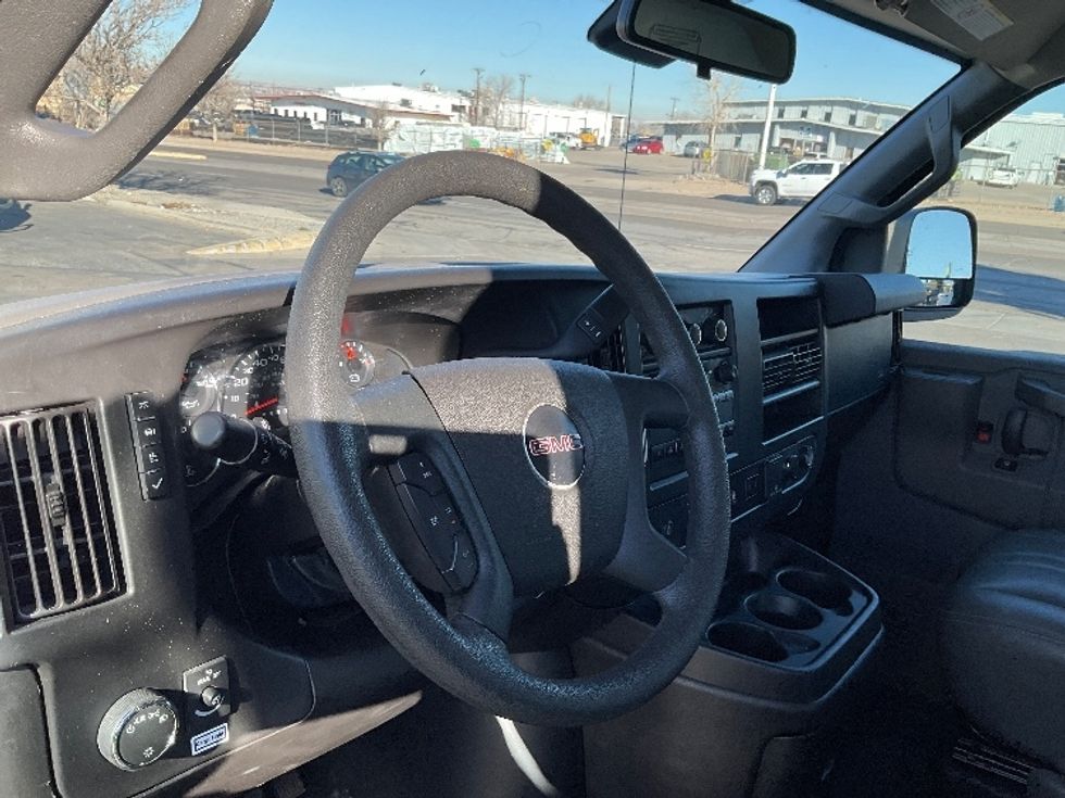 Light Duty Box Truck-Light and Medium Duty Trucks-GMC-2021-Savana G33503-El Paso-TX-111,326\n\t\tmiles-$ 29,000 - Image 13
