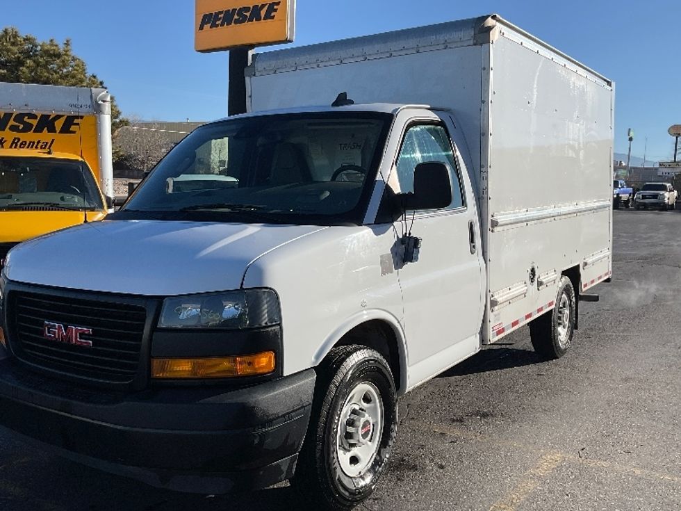 Light Duty Box Truck-Light and Medium Duty Trucks-GMC-2021-Savana G33503-El Paso-TX-111,326\n\t\tmiles-$ 29,000 - Image 3