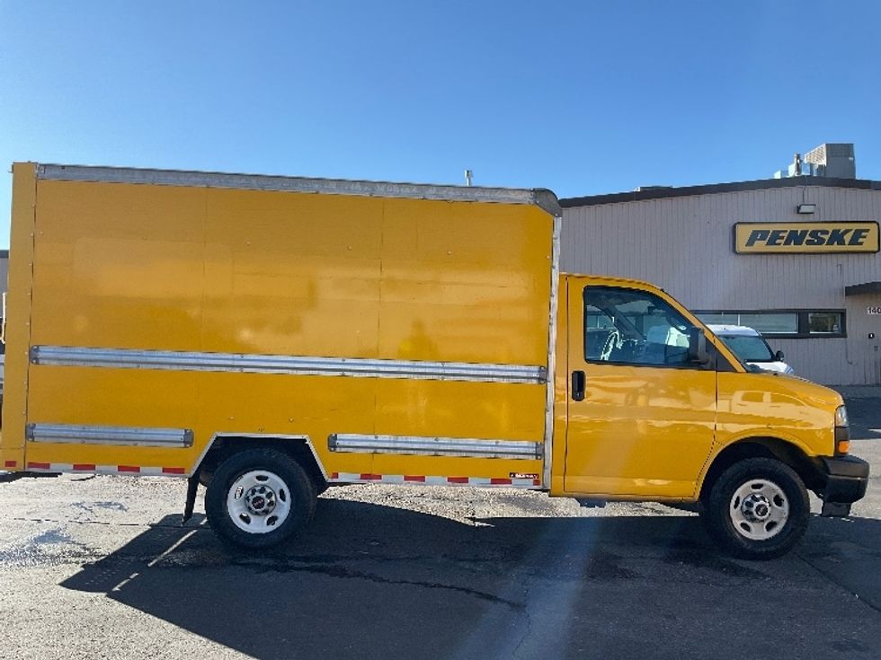 Light Duty Box Truck-Light and Medium Duty Trucks-GMC-2021-Savana G33503-El Paso-TX-114,089\n\t\tmiles-$ 26,250 - Image 12