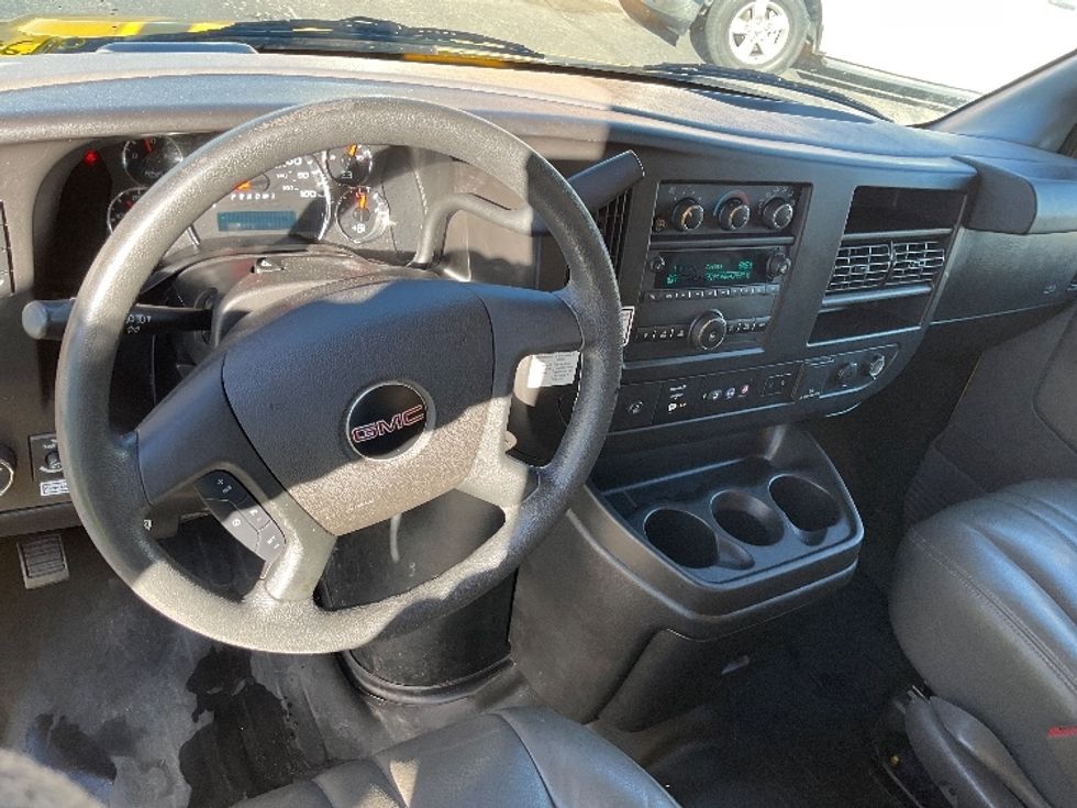 Light Duty Box Truck-Light and Medium Duty Trucks-GMC-2021-Savana G33503-El Paso-TX-114,089\n\t\tmiles-$ 26,250 - Image 15