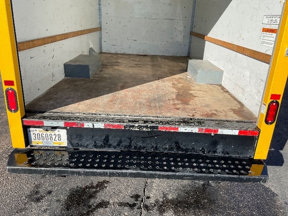 Light Duty Box Truck-Light and Medium Duty Trucks-GMC-2021-Savana G33503-El Paso-TX-114,089\n\t\tmiles-$ 26,250 - Image 8