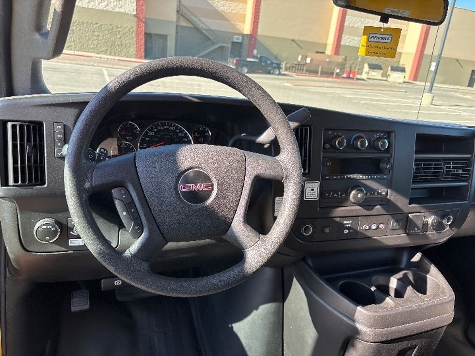 Light Duty Box Truck-Light and Medium Duty Trucks-GMC-2021-Savana G33503-El Paso-TX-114,834\n\t\tmiles-$ 25,000 - Image 16